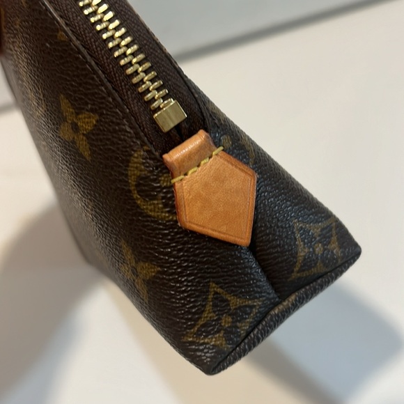 Louis Vuitton Monogram GM Cosmetic Makeup Bag - Picture 4 of 8